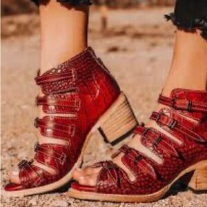 New Freebird Quinn Red Croco